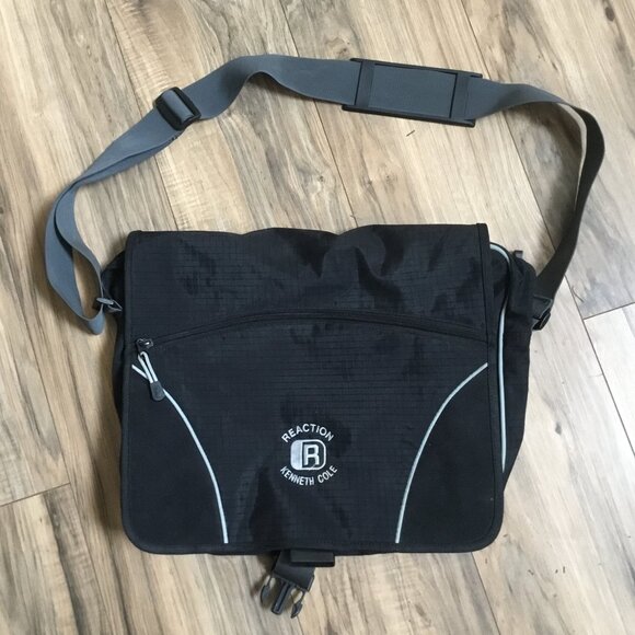 KENNETH COLE REACTION Briefcase Messenger Bag Laptop Nylon Crossbody Business - Picture 2 of 8